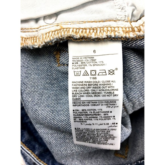 NWT Old Navy Women's 6 High-Waisted O.G. Straight Cut-Off Button Up Jean Shorts - Picture 4 of 5